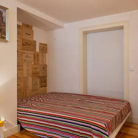 The Day Tripper At Chiado Lizbona