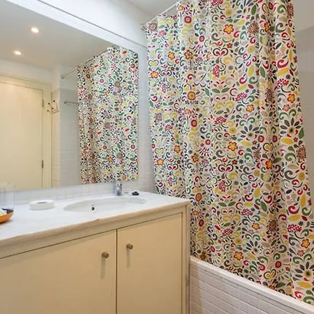 Apartment The Day Tripper At Chiado *