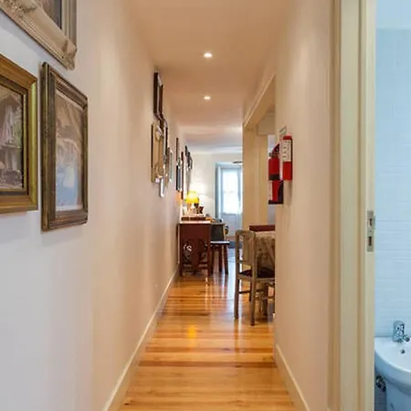 The Day Tripper At Chiado Apartamento
