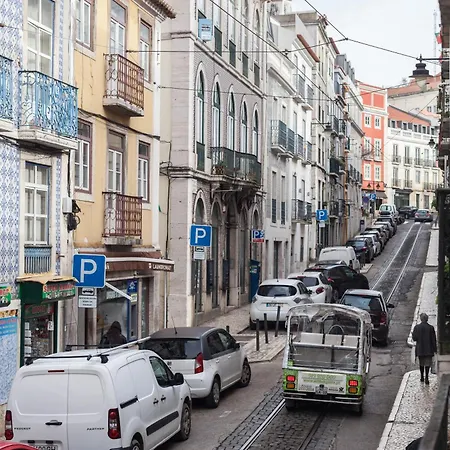 The Day Tripper At Chiado * Lizbona